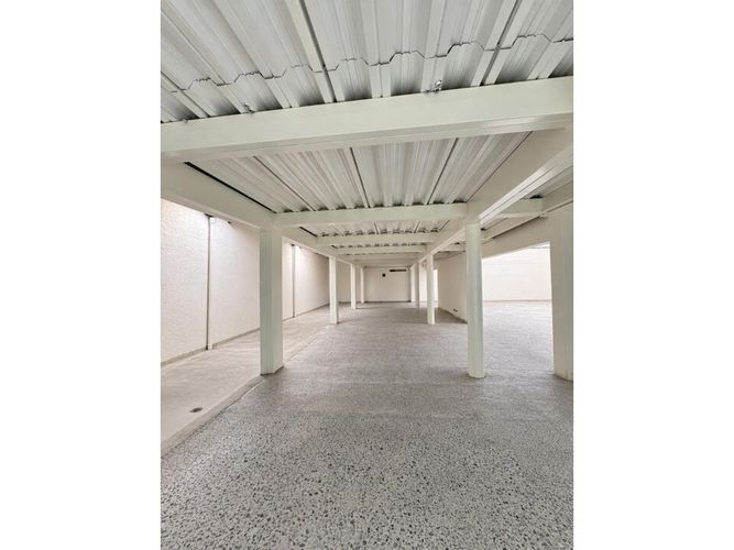 Local en arriendo en Patio Bonito, Medellín, 537 m² · foto 4 de 10