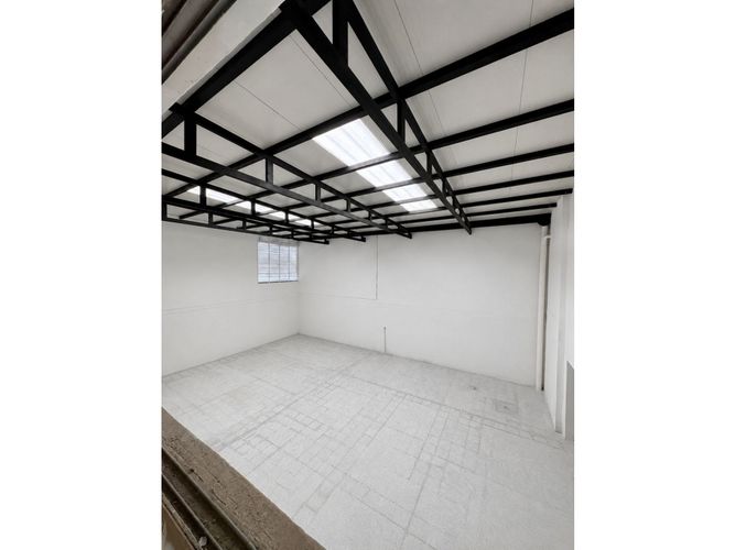 Local en arriendo en Patio Bonito, Medellín, 537 m² · foto 5 de 10