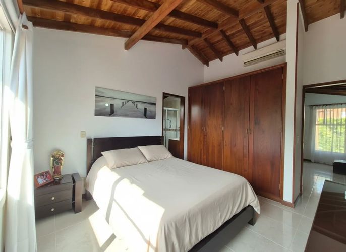 Casa de 3 alcobas en venta en Las Mercedes, Jamundí, 291 m² · foto 12 de 24