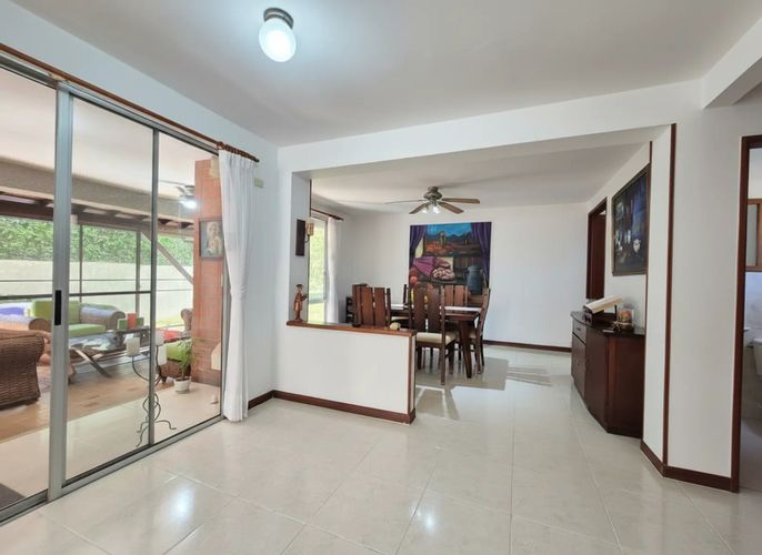 Casa de 3 alcobas en venta en Las Mercedes, Jamundí, 291 m² · foto 6 de 24