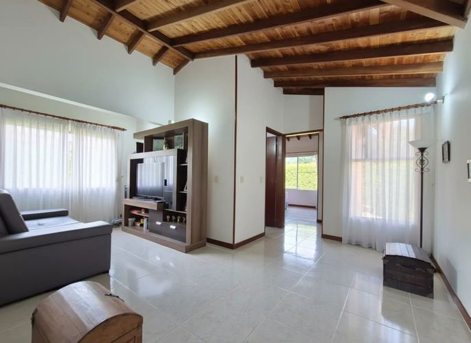 Casa de 3 alcobas en venta en Las Mercedes, Jamundí, 291 m² · foto 11 de 24