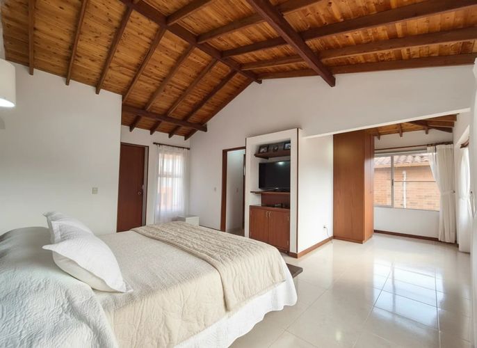 Casa de 3 alcobas en venta en Las Mercedes, Jamundí, 291 m² · foto 17 de 24
