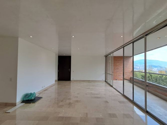 Apartamento de 4 alcobas en arriendo en Urbanizacion Villa Linda, Medellín, 180 m² · foto 3 de 24