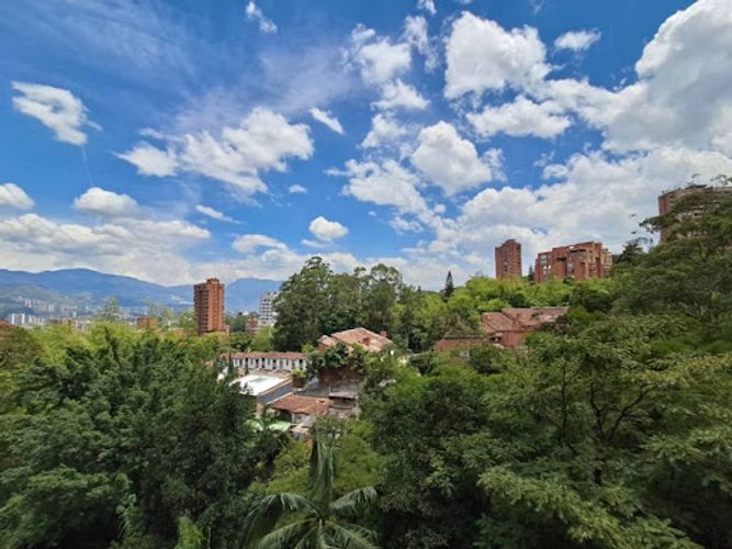Apartamento de 4 alcobas en arriendo en Urbanizacion Villa Linda, Medellín, 180 m² · foto 9 de 24