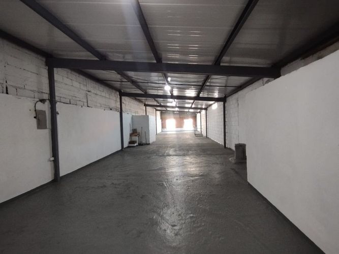 Bodega en arriendo en Cristo Rey, Medellín, 170 m² · foto 9 de 13