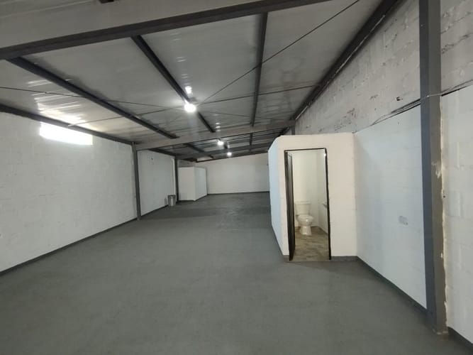 Bodega en venta en Cristo Rey, Medellín, 170 m² · foto 6 de 13