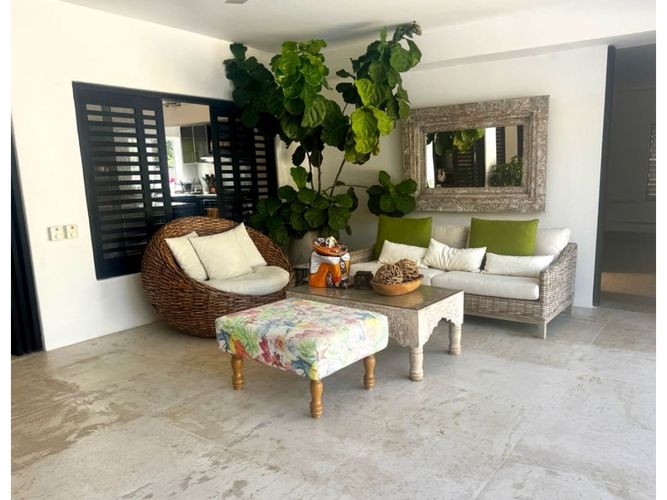 Casa de 4 alcobas en venta en Ricaurte, 250 m² · foto 3 de 24