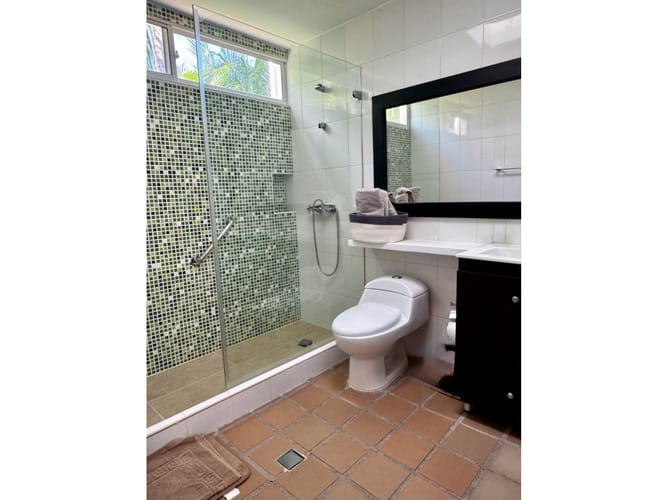 Casa de 4 alcobas en venta en Ricaurte, 250 m² · foto 15 de 24