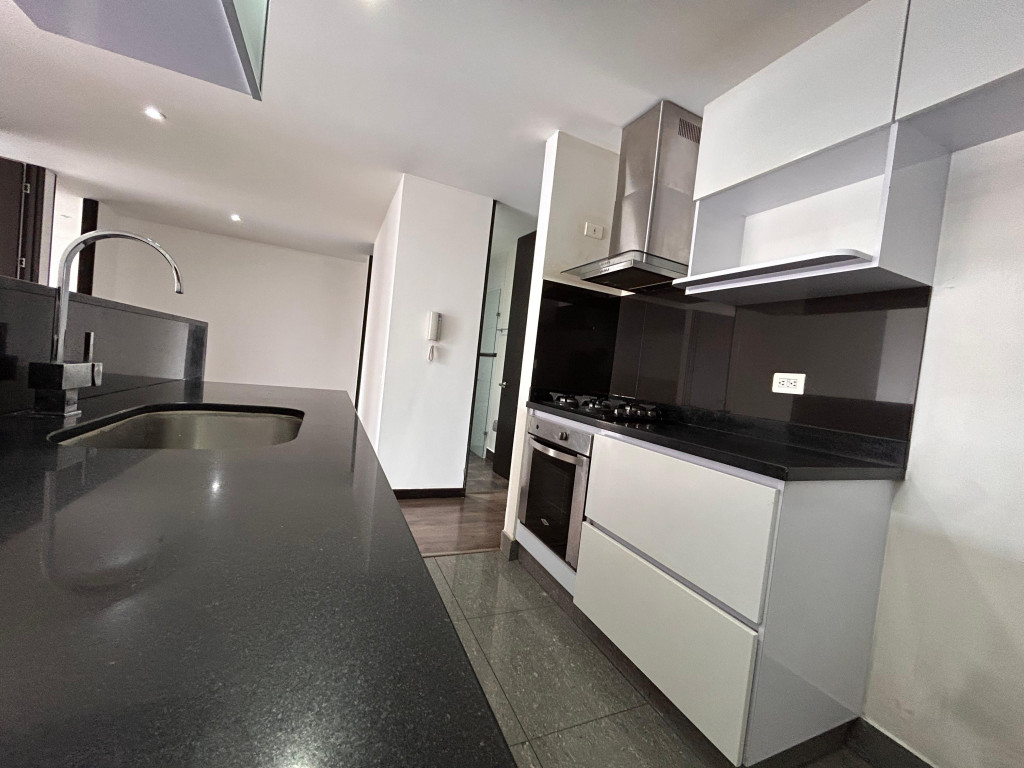 Apartamento en venta en Santa Barbara, Bogotá · foto 4 de 24