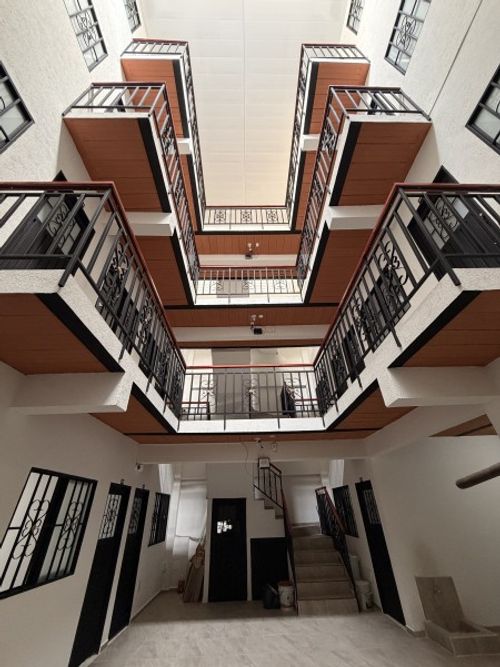 Edificio en venta en Santa Anita, Cali, 1100 m² · foto 2 de 10