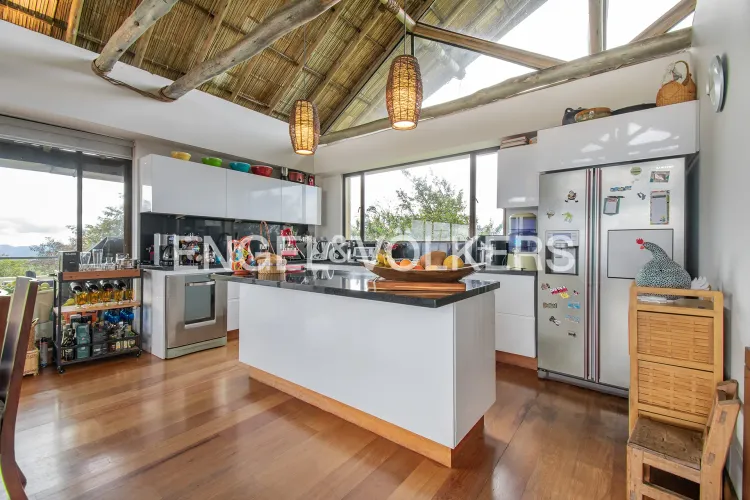 Casa de 5 alcobas en venta en Yerbabuena, Sopó, 407 m² · foto 5 de 16