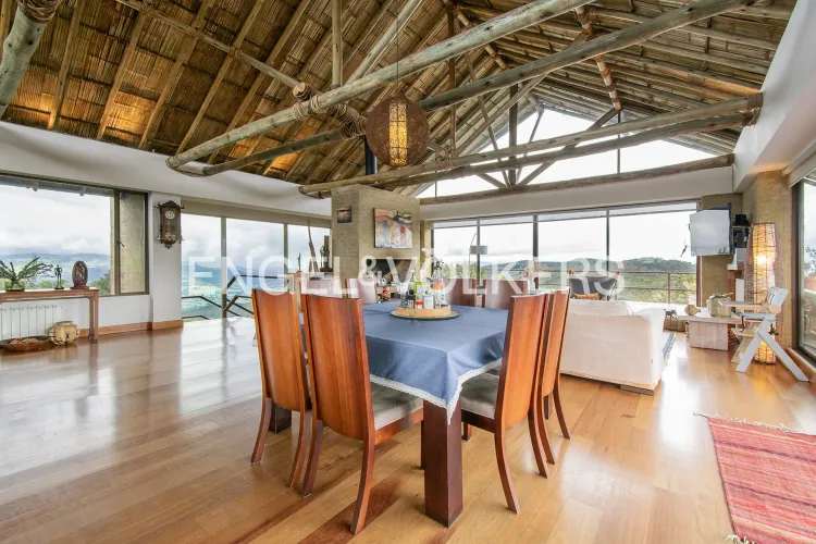 Casa de 5 alcobas en venta en Yerbabuena, Sopó, 407 m² · foto 4 de 16