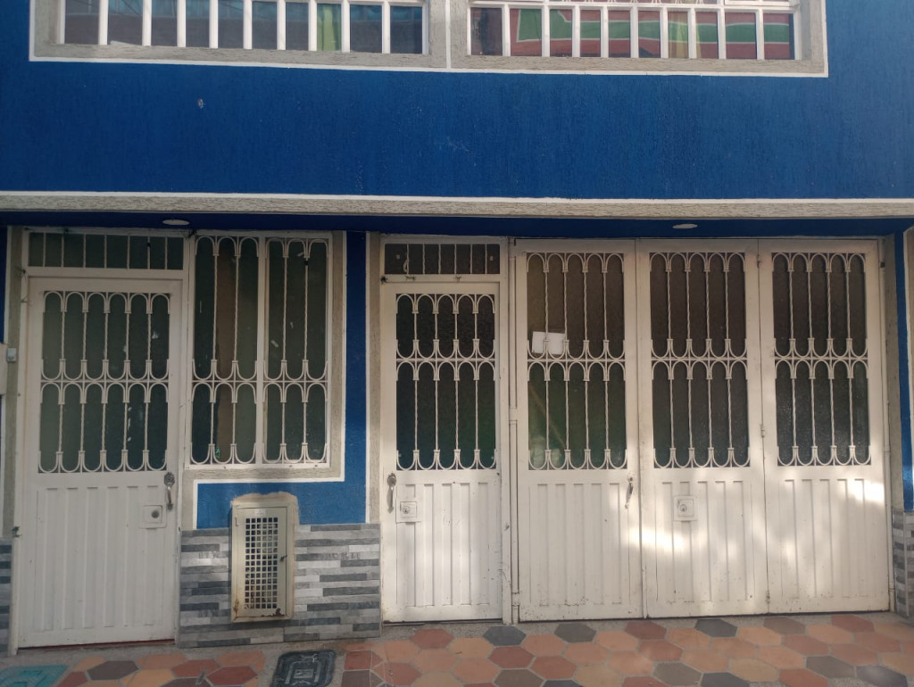 Casa en venta en Chico Sur, Bogotá · foto 2 de 24