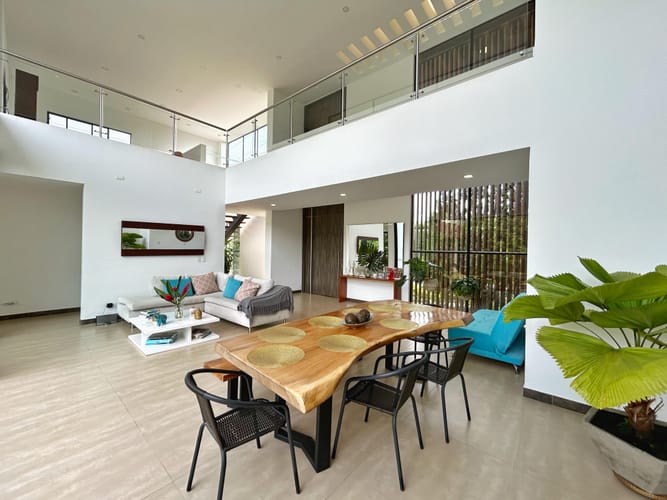 Casa de 4 alcobas en venta en Porerito, Jamundí, 360 m² · foto 2 de 24