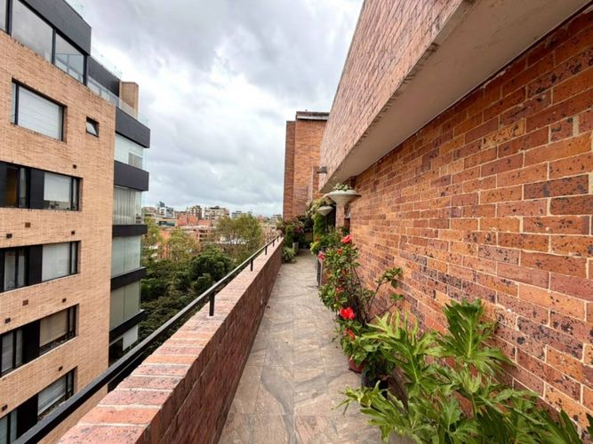 Apartamento de 2 alcobas en arriendo en La Cabrera, Bogotá, 130 m² · foto 10 de 24