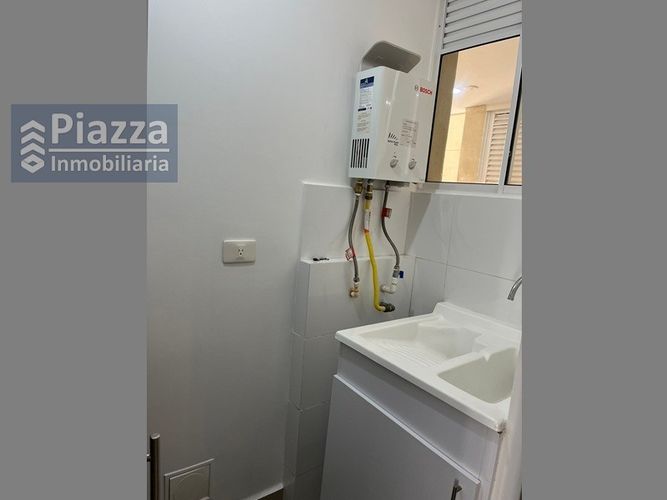 Apartamento de 2 alcobas en venta en Ub. Altos De Parque, Barranquilla, 77 m² · foto 2 de 13