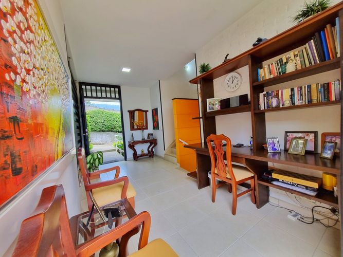 Casa de 4 alcobas en venta en Sector La Luisa Bella Suiza, Cali, 240 m² · foto 3 de 21
