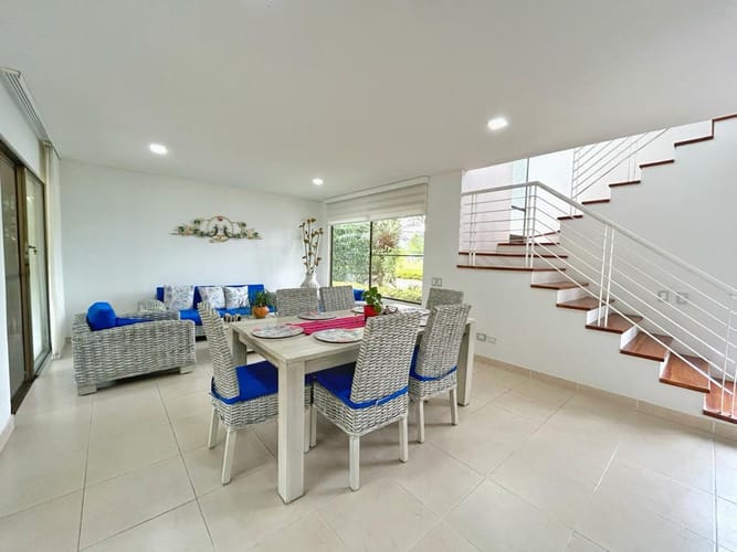 Casa de 3 alcobas en venta en La Morada, Jamundí, 263 m² · foto 2 de 24