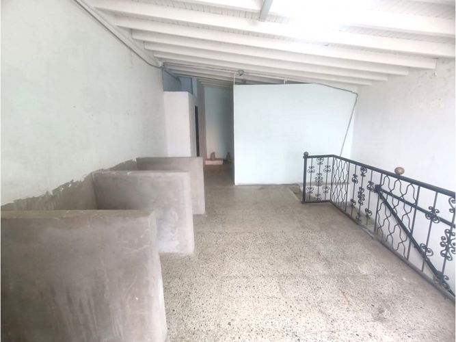 Local en arriendo en La Floresta, Medellín, 140 m² · foto 11 de 12