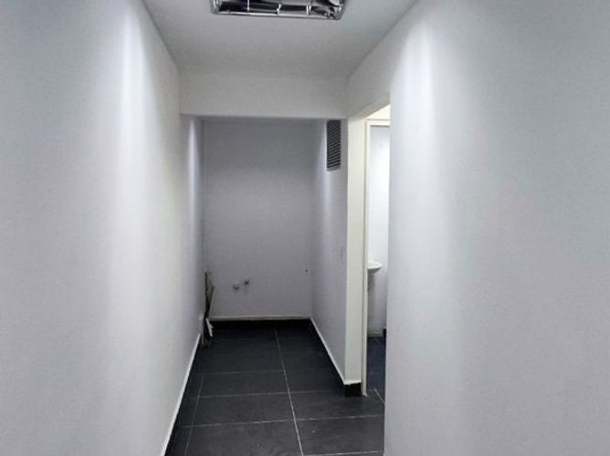 Local en venta en El Poblado, Medellín, 185 m² · foto 4 de 6