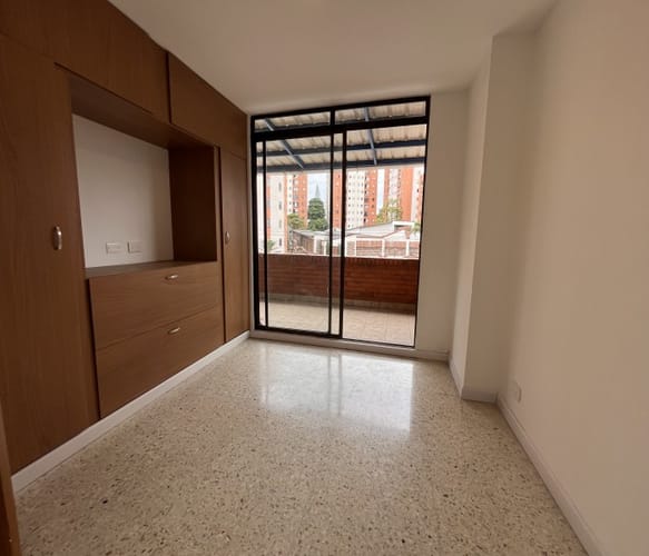 Apartamento de 3 alcobas en venta en U. Dep. A. Galindo Plaza Toros, Cali, 75 m² · foto 9 de 22