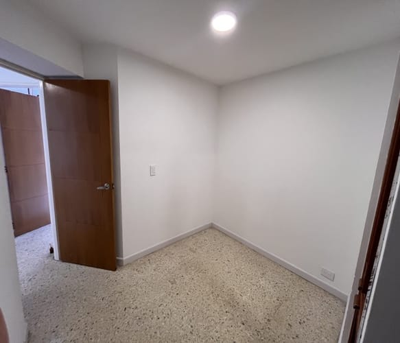 Apartamento de 3 alcobas en venta en U. Dep. A. Galindo Plaza Toros, Cali, 75 m² · foto 13 de 22
