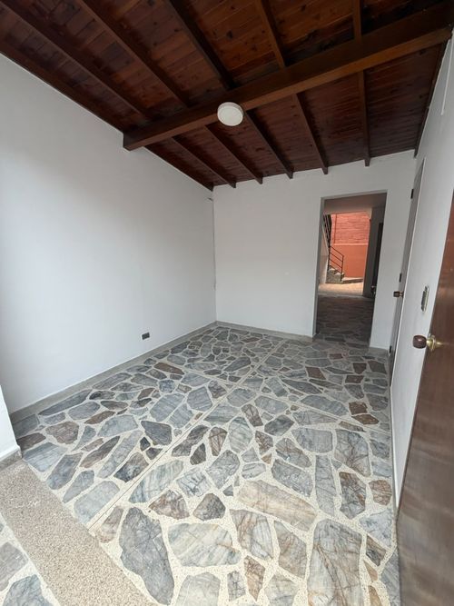 Oficina en arriendo en San Marcos, Envigado, 90 m² · foto 2 de 12
