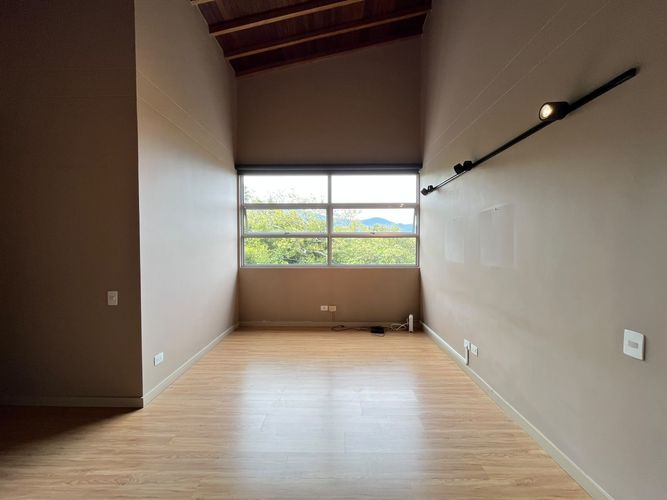 Casa de 3 alcobas en arriendo en Loma El Atravesado, Envigado, 223 m² · foto 12 de 20