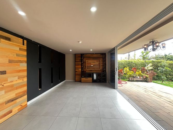Casa de 3 alcobas en arriendo en Loma El Atravesado, Envigado, 223 m² · foto 10 de 20