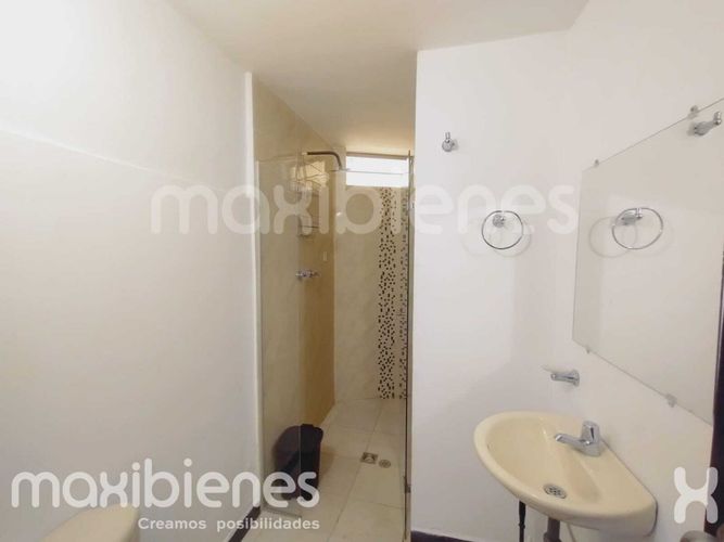 Apartamento de 6 alcobas en arriendo en La Floresta, Medellín, 160 m² · foto 11 de 20