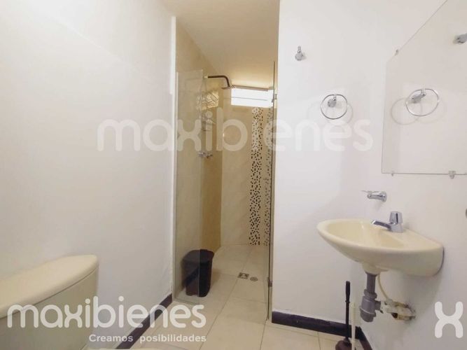Apartamento de 6 alcobas en arriendo en La Floresta, Medellín, 160 m² · foto 18 de 20