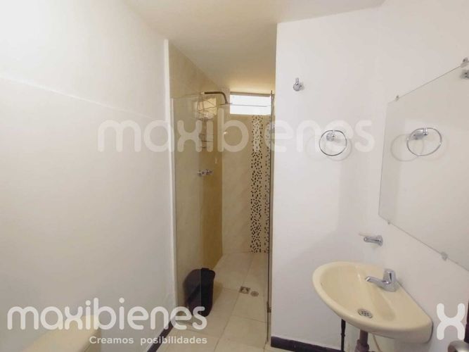 Apartamento de 6 alcobas en arriendo en La Floresta, Medellín, 160 m² · foto 19 de 20