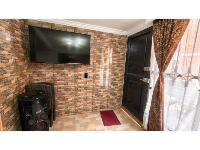 Apartamento en venta en Villa Teresita, Bogotá · foto 2 de 19