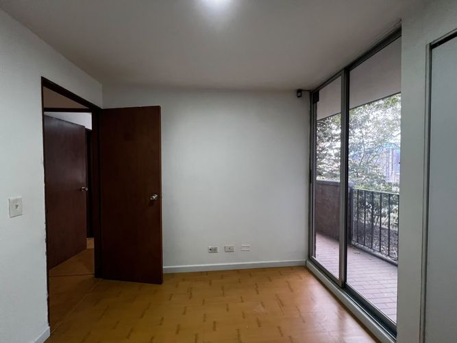 Apartamento de 3 alcobas en venta en El Poblado, Medellín, 80 m² · foto 10 de 14
