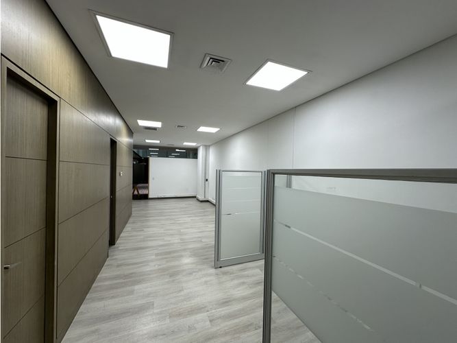 Oficina en arriendo en Ciudad Del Río, Medellín, 53 m² · foto 2 de 11