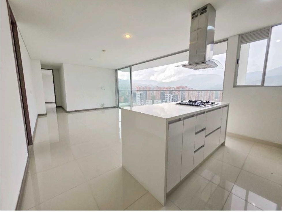 Apartamento en venta en Suramérica, Itagüí · foto 2 de 9