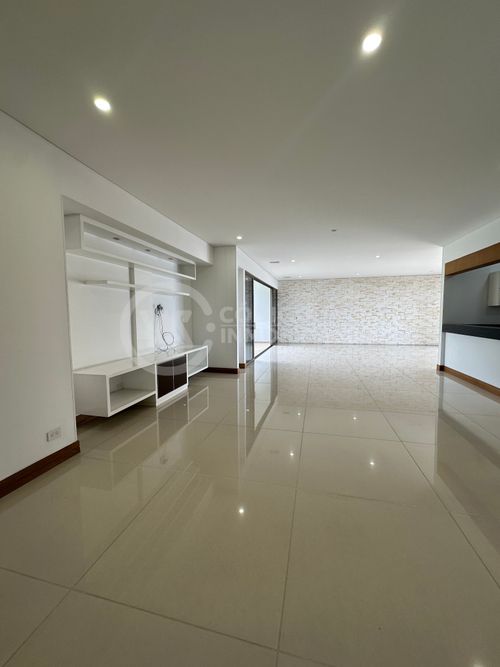 Apartamento de 3 alcobas en venta en Cabecera Del Llano, Bucaramanga, 259 m² · foto 3 de 24