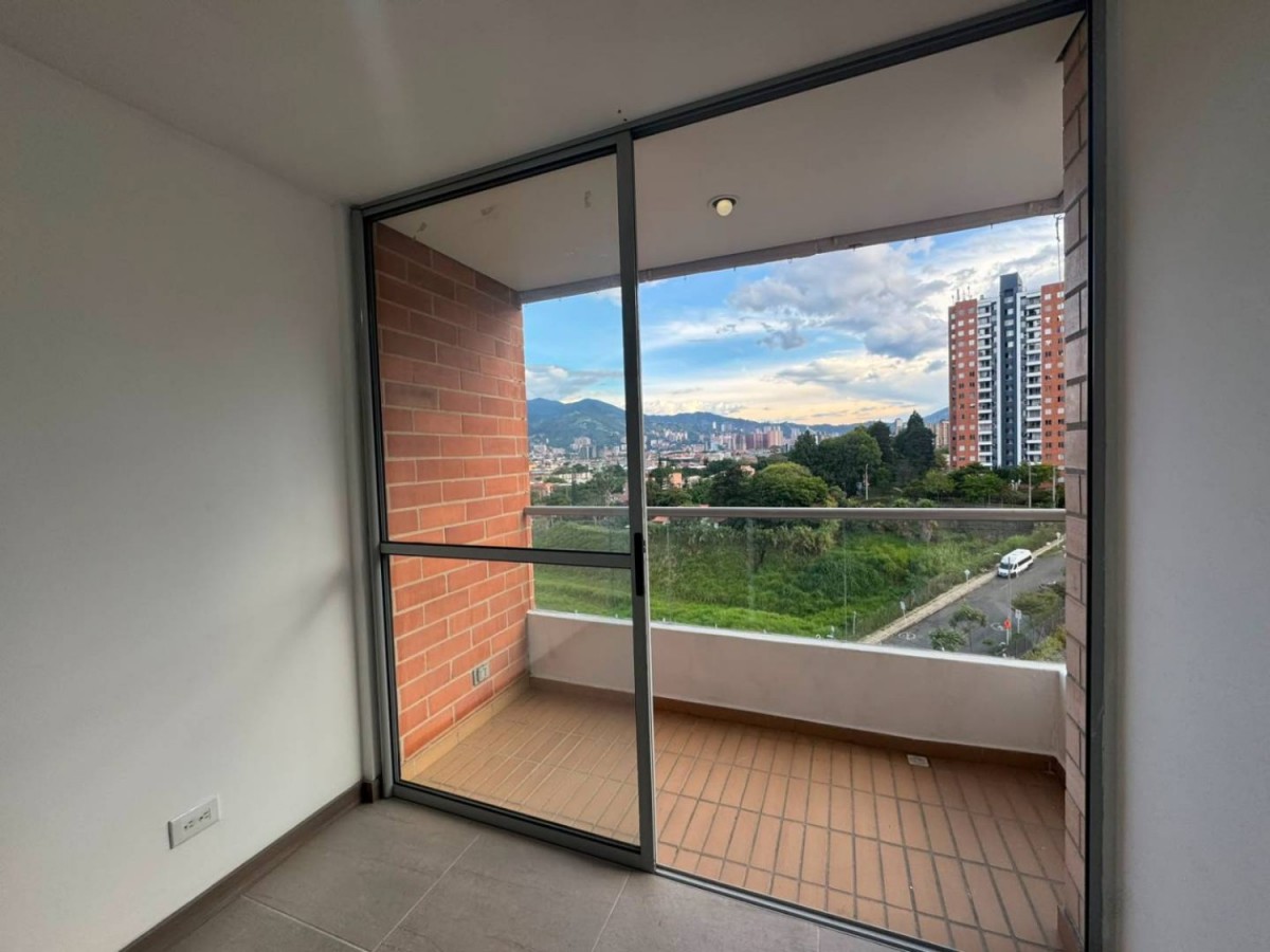 Apartamento en venta en Suramérica, Itagüí · foto 4 de 19