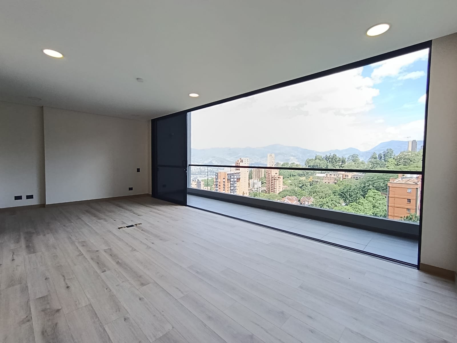 Apartaestudio en arriendo en El Poblado, Medellín · foto 8 de 17