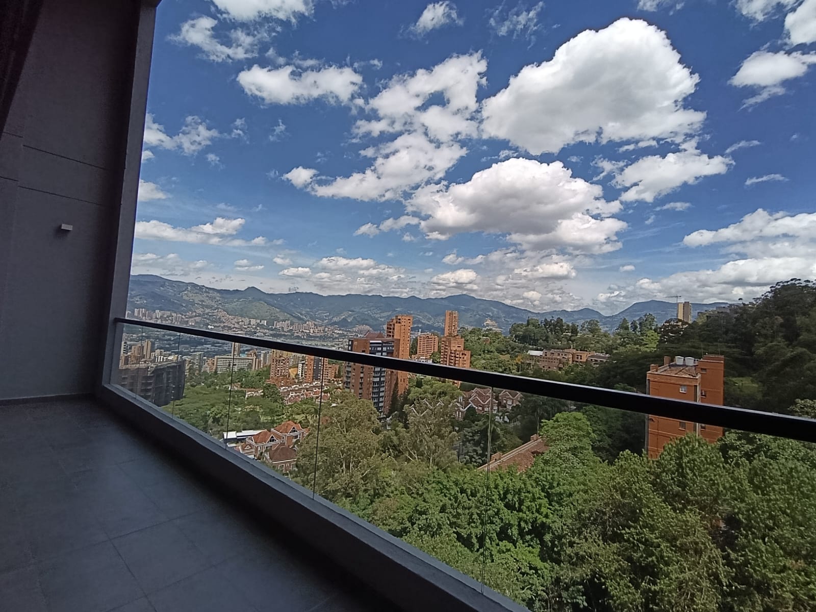 Apartaestudio en arriendo en El Poblado, Medellín · foto 13 de 17