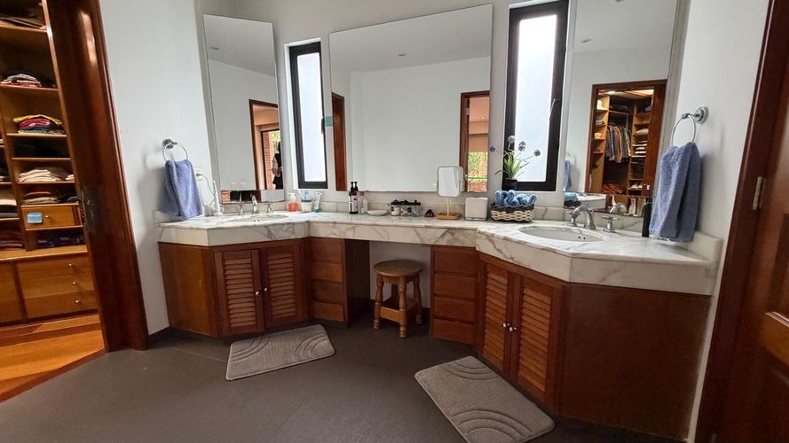 Apartamento de 4 alcobas en venta en Bellavista, Bogotá, 327 m² · foto 18 de 24