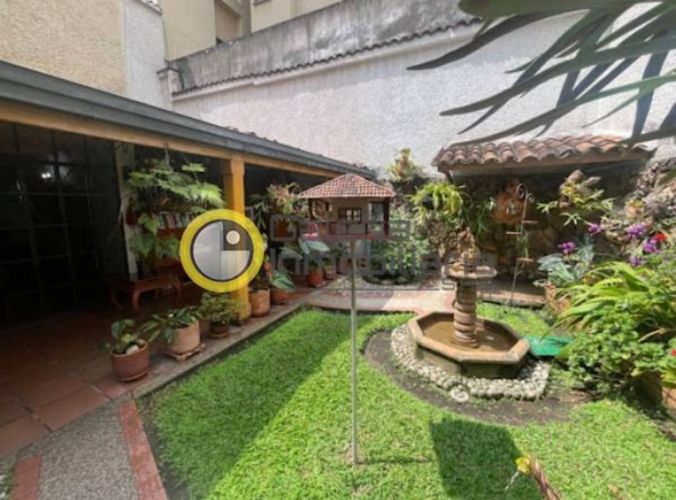 Casa de 7 alcobas en venta en Sotomayor, Bucaramanga, 520 m² · foto 12 de 16