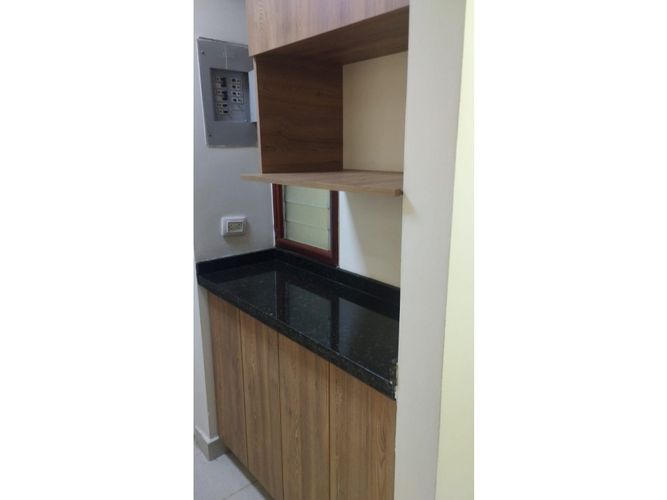 Apartamento de 2 alcobas en venta en La Castellana, Medellín, 107 m² · foto 2 de 10