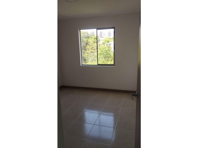 Apartamento de 2 alcobas en venta en La Castellana, Medellín, 107 m² · foto 3 de 10
