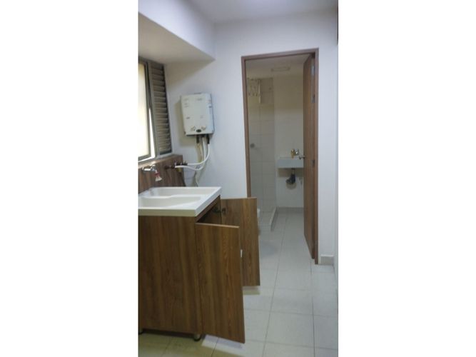 Apartamento de 2 alcobas en venta en La Castellana, Medellín, 107 m² · foto 6 de 10