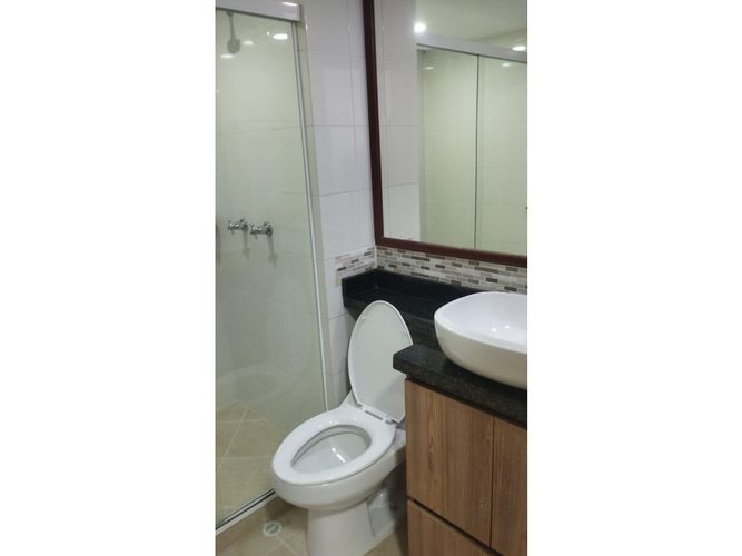 Apartamento de 2 alcobas en venta en La Castellana, Medellín, 107 m² · foto 7 de 10