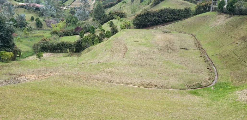 Lote en venta en Guayabito, Rionegro, 3369 m² · foto 7 de 14
