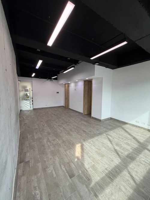 Oficina en venta en Manuel Restrepo, Sabaneta, 41 m² · foto 2 de 8