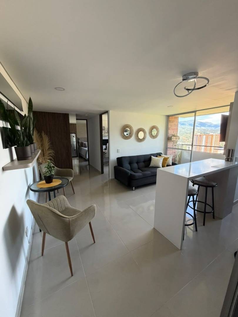 Apartamento en venta en La Ferreria, La Estrella · foto 2 de 10