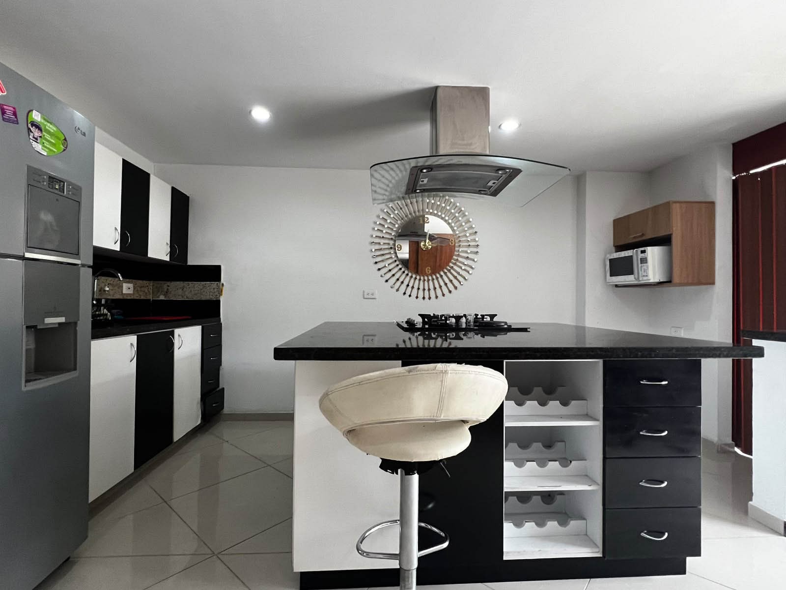 Apartamento en venta en El Poblado, Medellín · foto 4 de 10